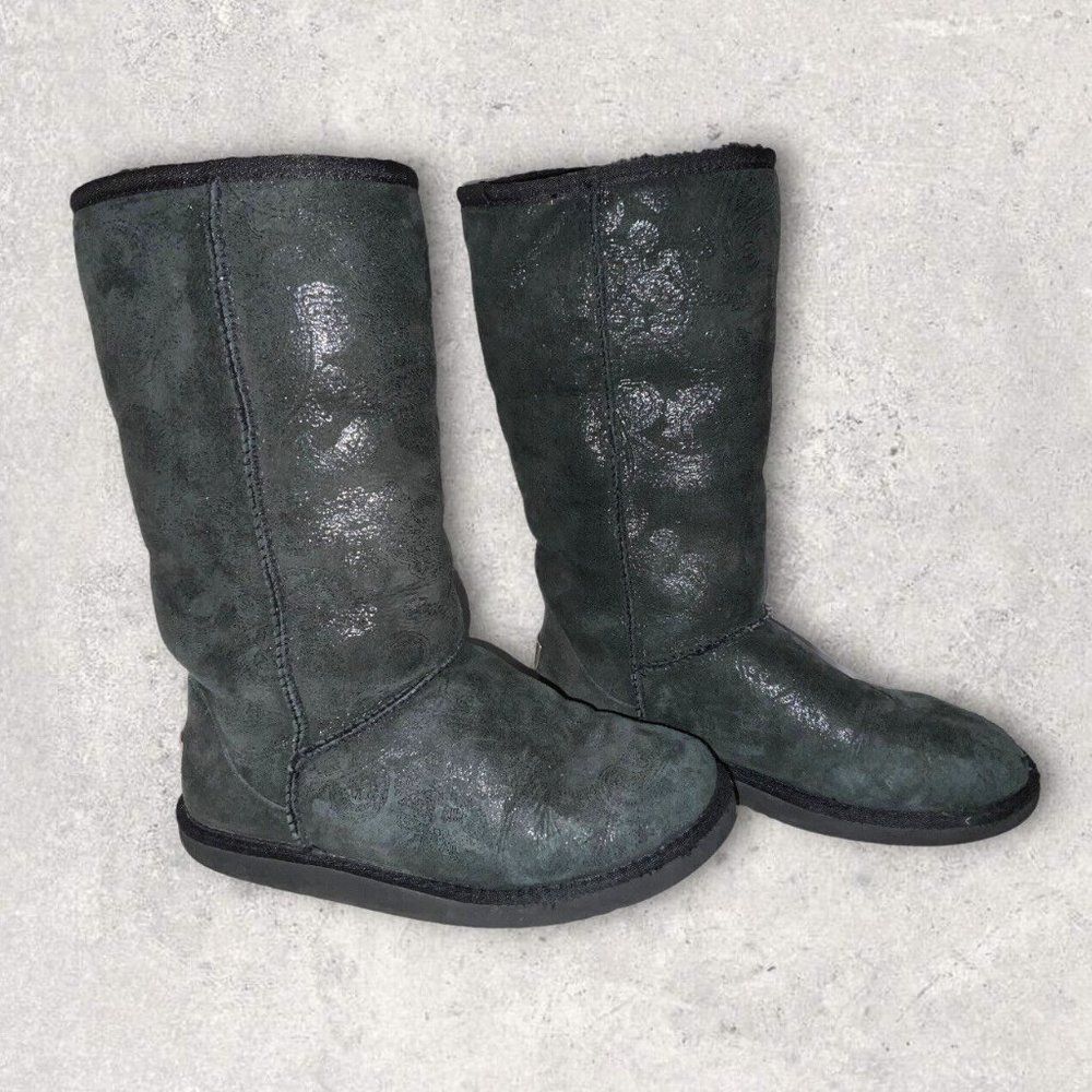 UGG Australia Black Paisley Classic Tall Boot 5852 Women's Sz W7 Sheepskin Inner